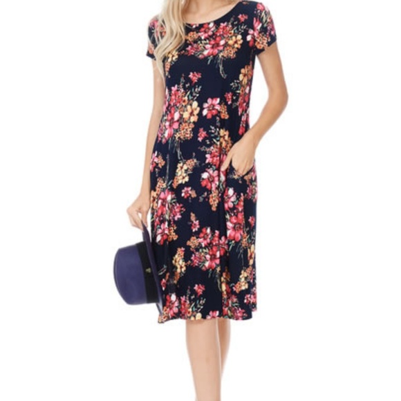 Short Sleeves Midi Dress with Pockets - Picture 2 of 3